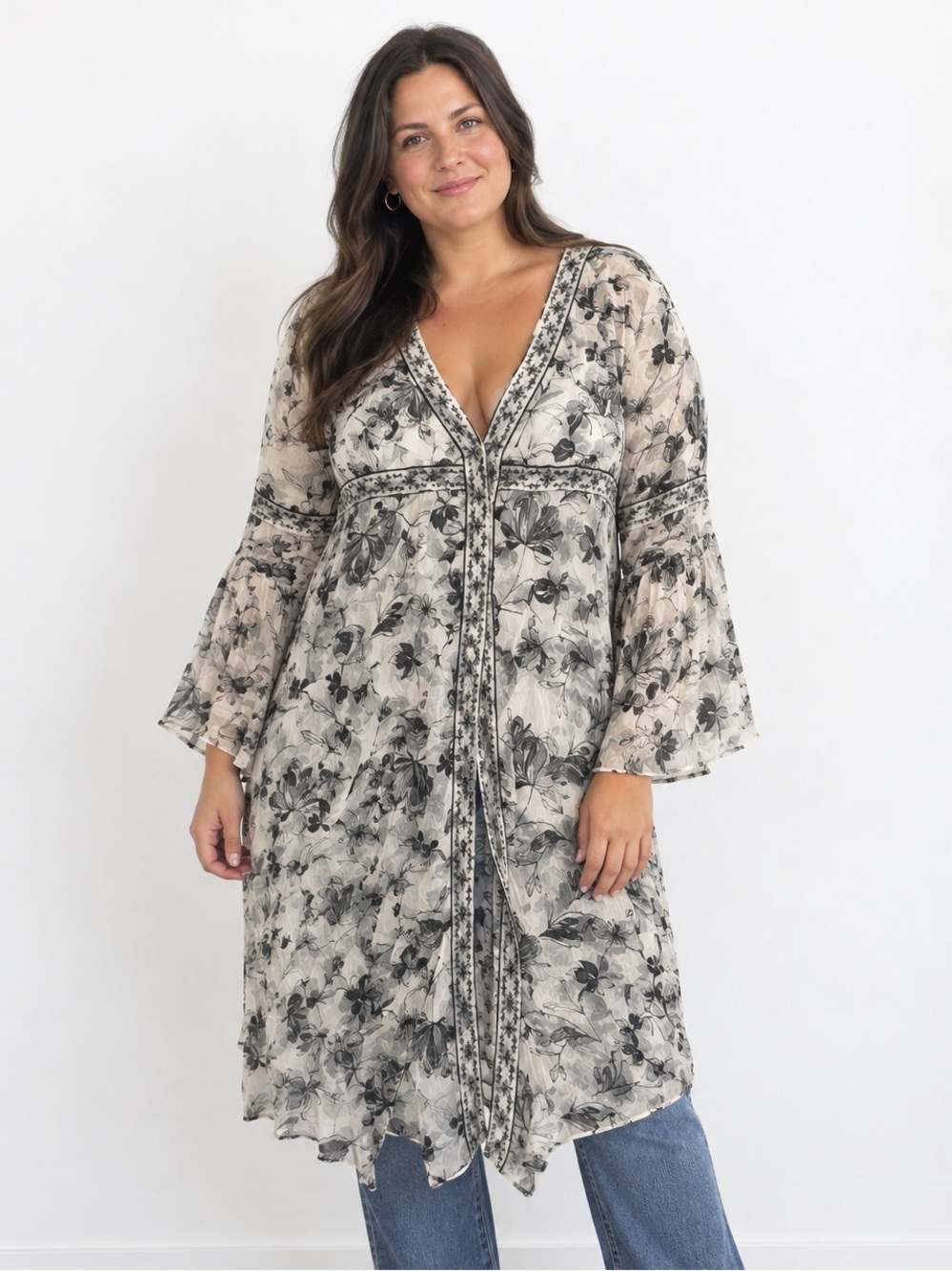 Torrid White and Black Floral Cardigan size 1 (Women’s XL) Bohemian Whimsy Lace